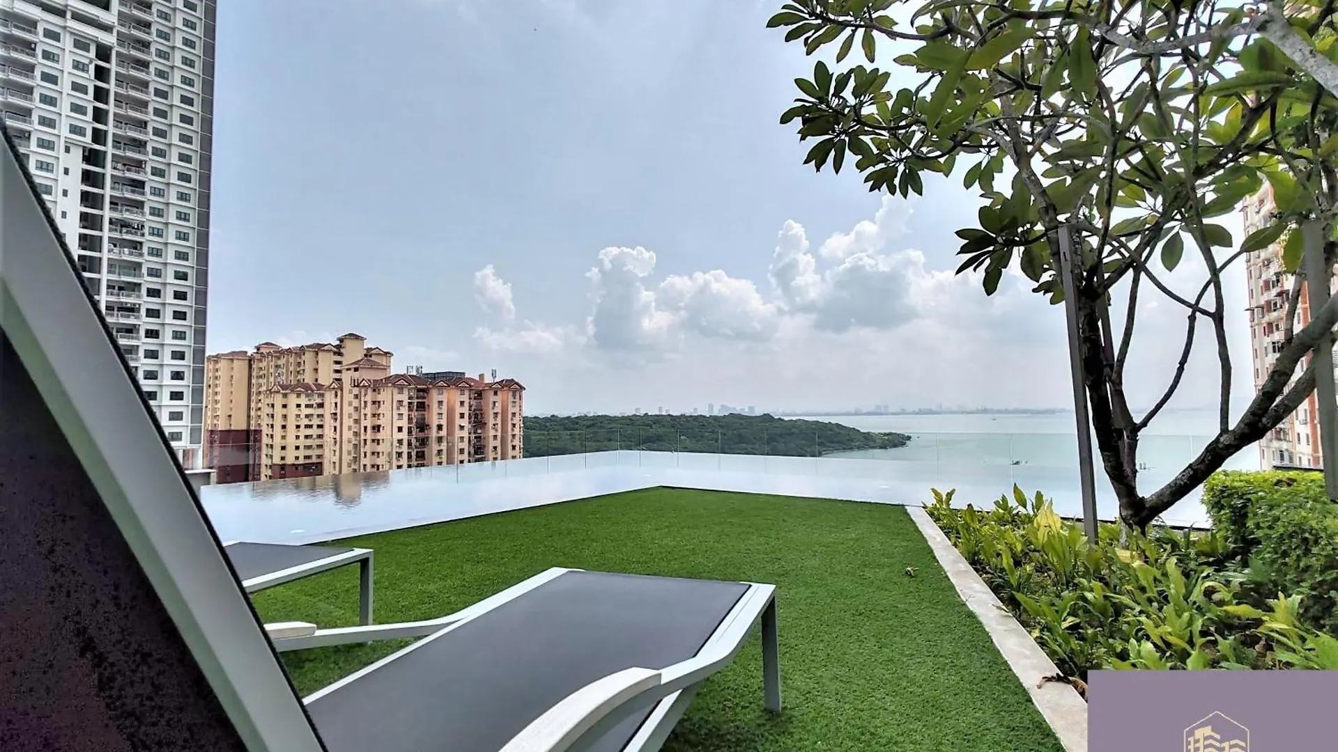 Apartment Skyblue 2 Rooms Apartment, 4 Plus 2 Pax At Urban Suites Jelutong