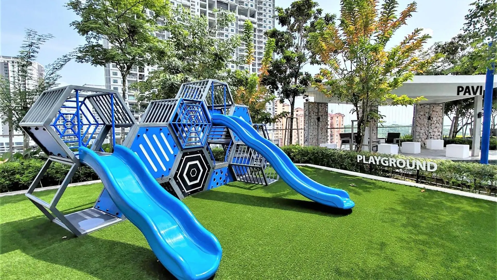 Skyblue 2 Rooms Apartment, 4 Plus 2 Pax At Urban Suites Jelutong Apartment