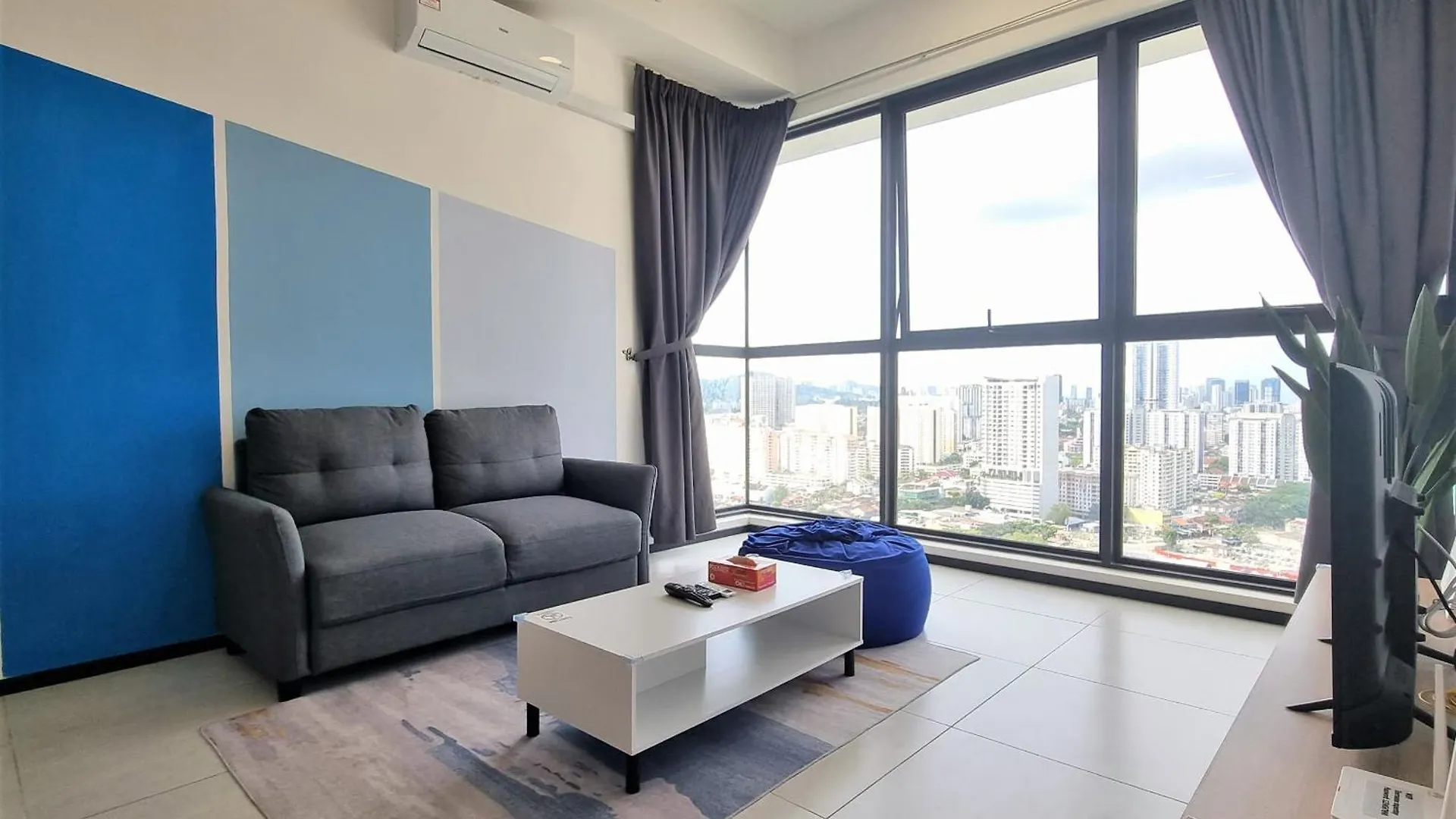 Skyblue 2 Rooms Apartment, 4 Plus 2 Pax At Urban Suites Jelutong Apartment